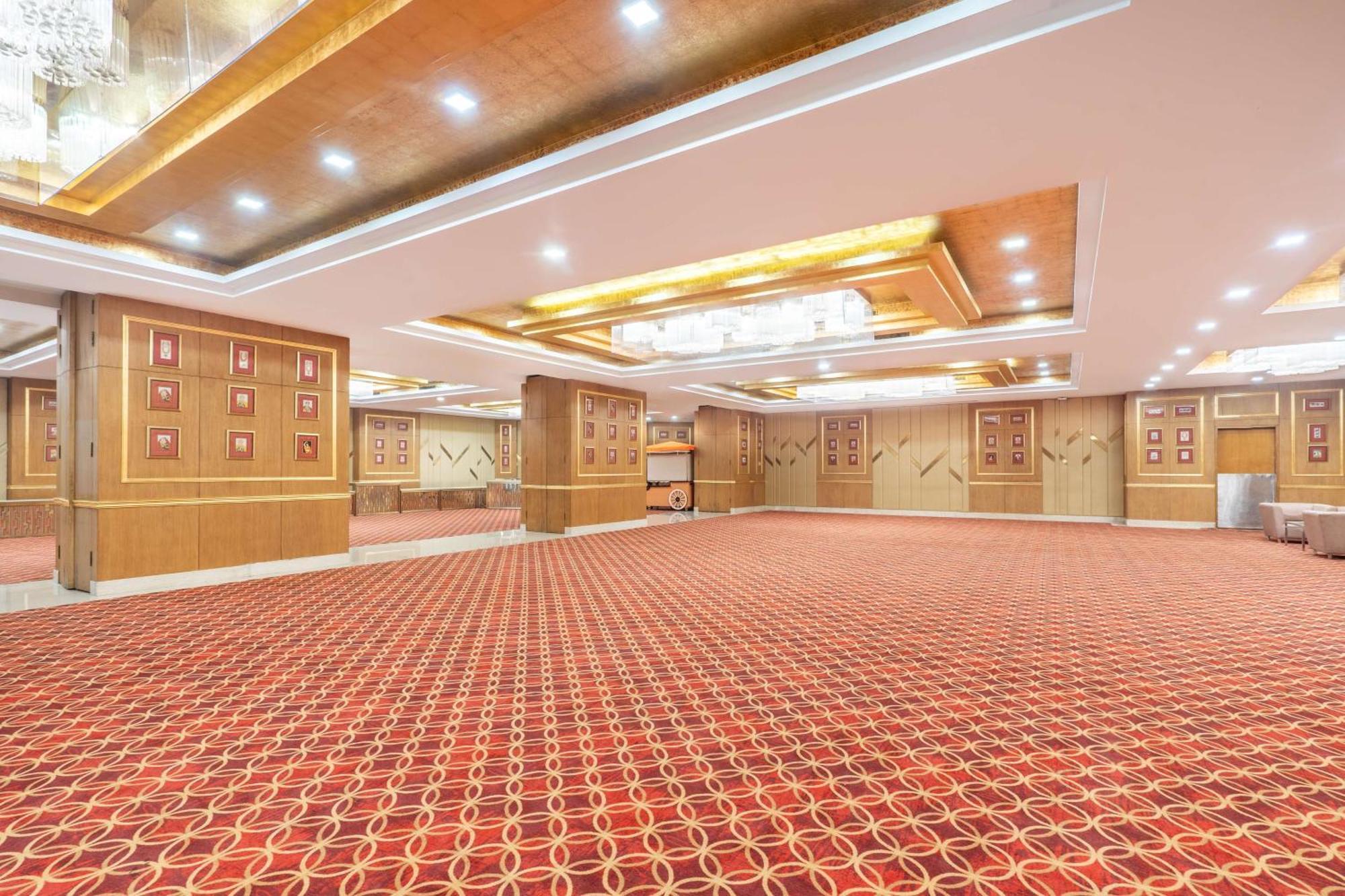 Radisson Gurugram Sohna Road City Center Gurgaon Exterior photo