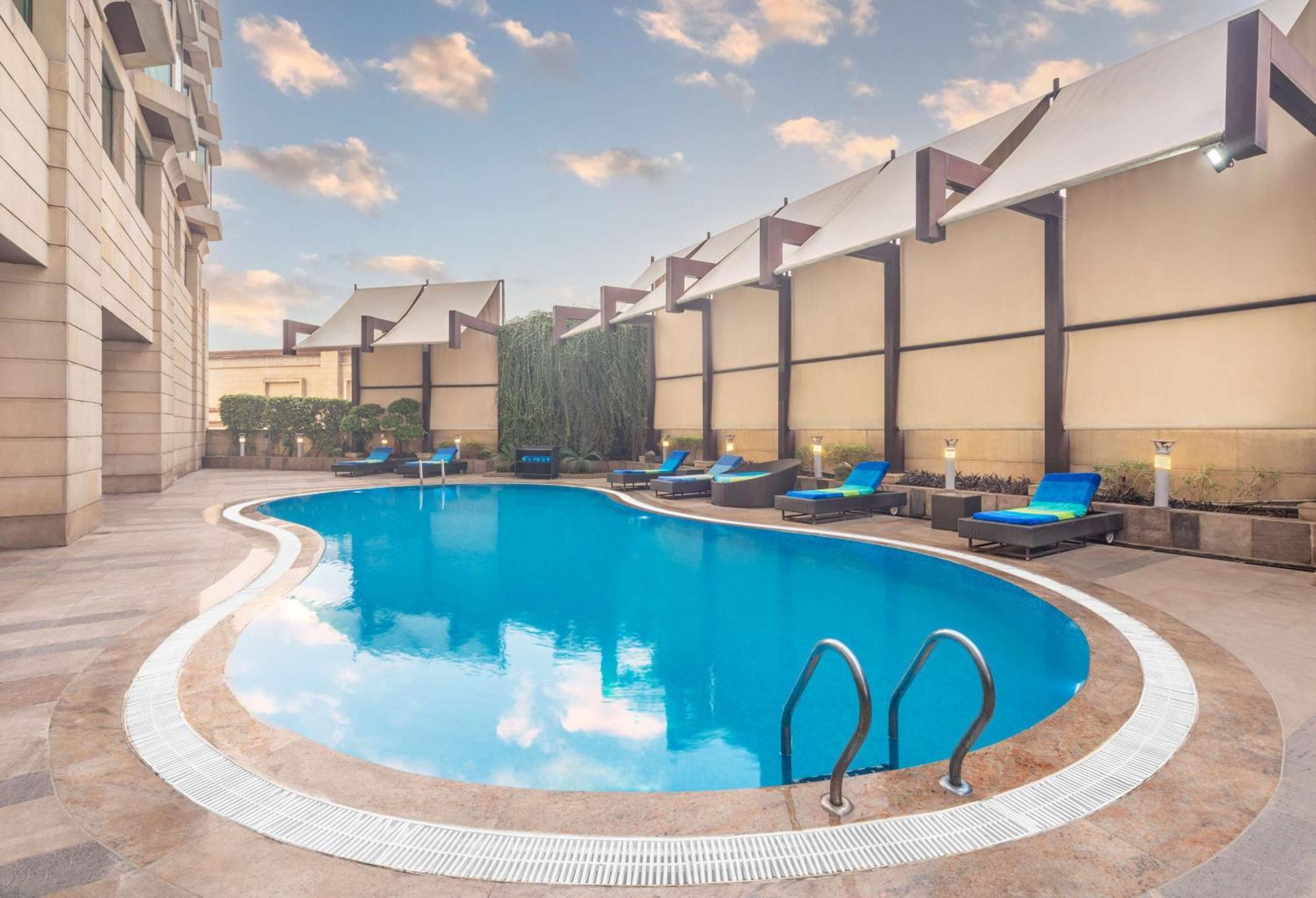 Radisson Gurugram Sohna Road City Center Gurgaon Exterior photo